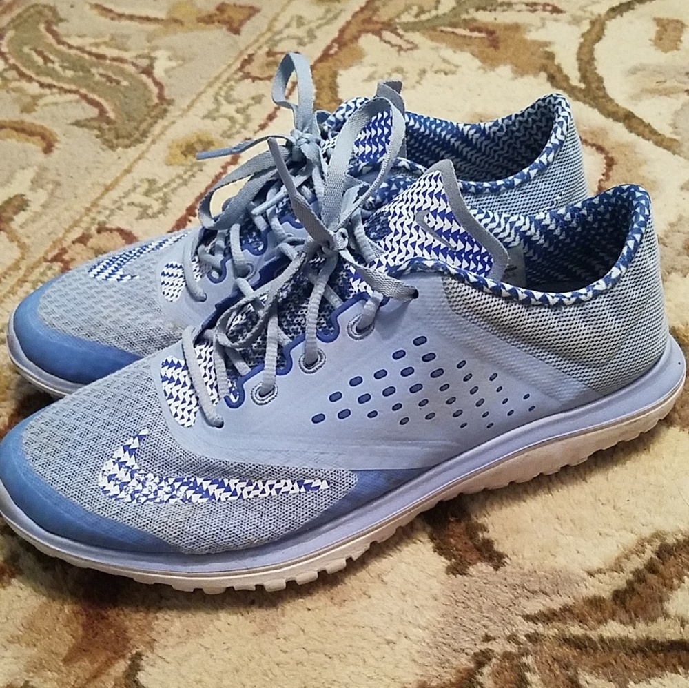 Women's Tennis Shoes